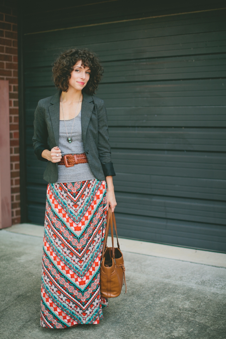 The blazer + maxi skirt combo is perfect for a fall workwear look