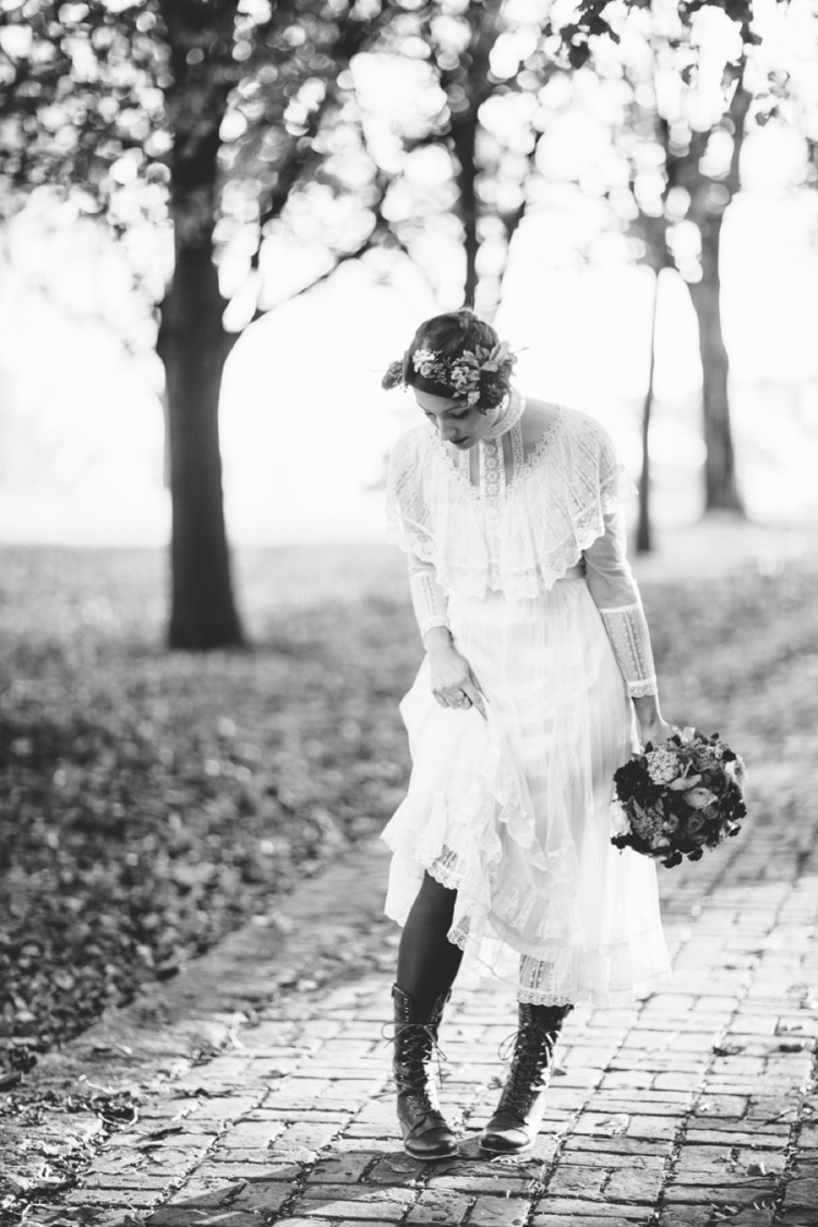 Vintage-bohemian-Fall-floral-bridal-inspiration_0005.jpg